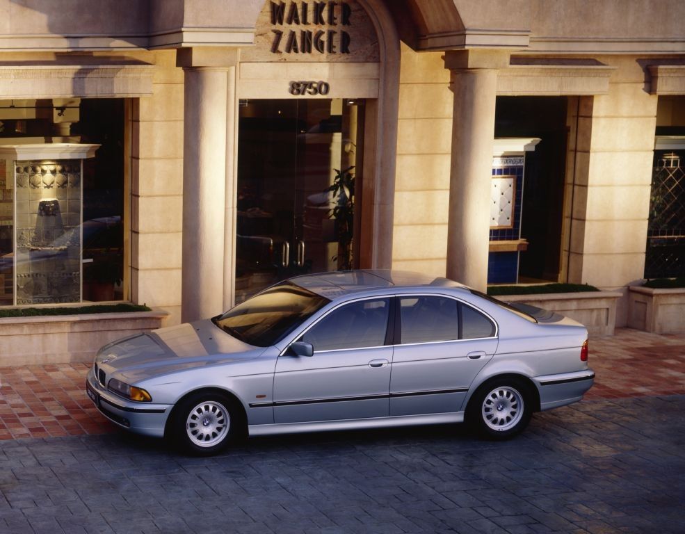 BMW Serie 5: Una historia de éxitos en seis generaciones (II)