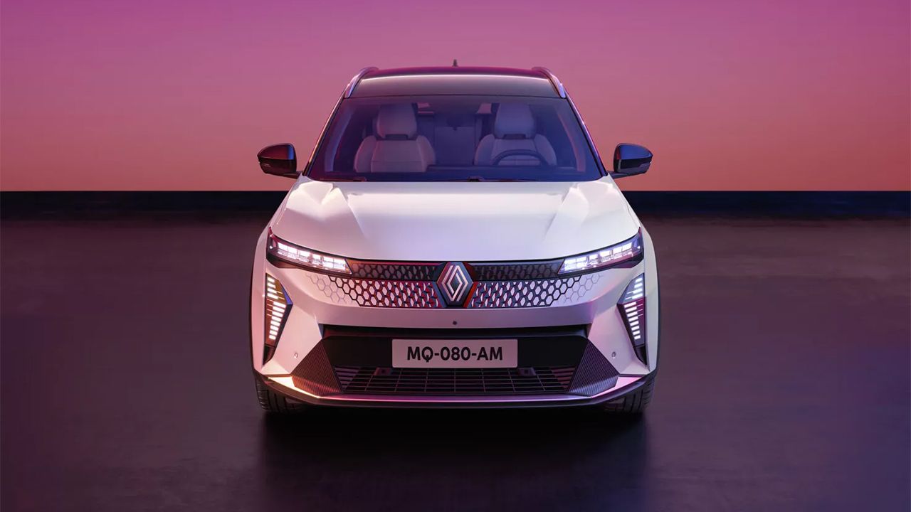 El mejorado Renault Scenic eléctrico ya tiene precios, ahora con tecnología V2L y carga más rápida