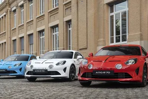 Alpine se niega a despedirse de la combustión, el A110 R 70 es pura adrenalina y un tributo a su historia