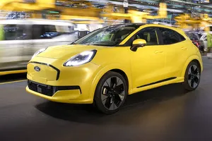 Acaba de llegar pero ya rebaja sus precios, este SUV eléctrico está disponible por menos de 24.000 euros con el Plan MOVES