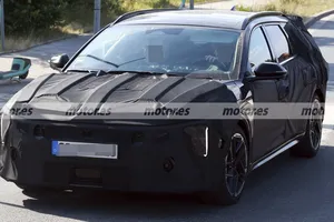 El nuevo familiar de KIA cazado en estas primeras fotos espía tiene algo del Optima… y apunta directo al Passat